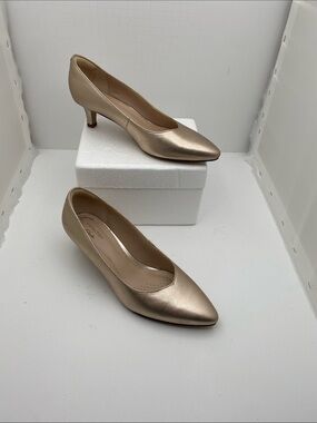 Clarks Metallic Champagne Pointed Toe Kitten Heels